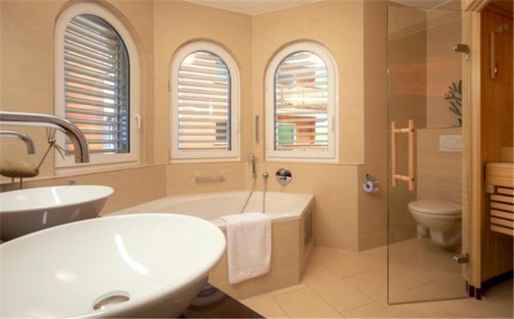Residenz Ambassador B11 Apartment Leukerbad Bagian luar foto
